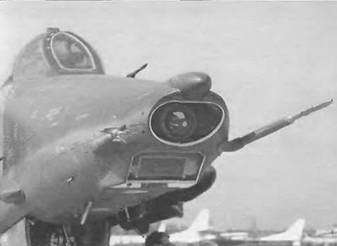 Энциклопедия современной военной авиации 1945-2002: Часть 1. Самолеты pic_330.jpg