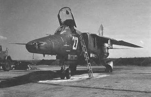 Энциклопедия современной военной авиации 1945-2002: Часть 1. Самолеты pic_332.jpg