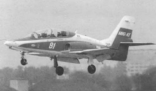 Энциклопедия современной военной авиации 1945-2002: Часть 1. Самолеты pic_346.jpg
