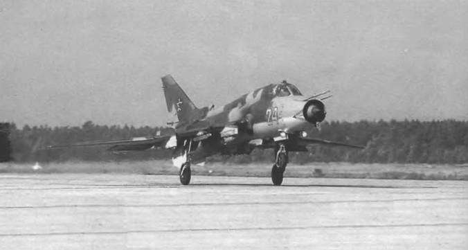 Энциклопедия современной военной авиации 1945-2002: Часть 1. Самолеты pic_348.jpg
