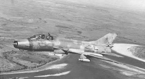 Энциклопедия современной военной авиации 1945-2002: Часть 1. Самолеты pic_349.jpg