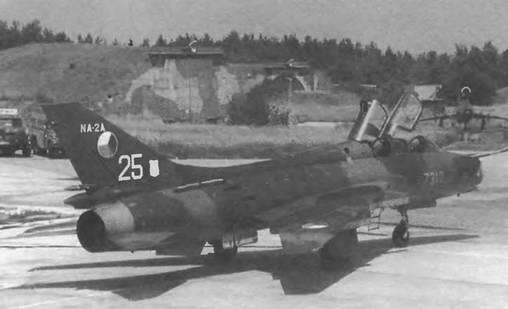Энциклопедия современной военной авиации 1945-2002: Часть 1. Самолеты pic_351.jpg
