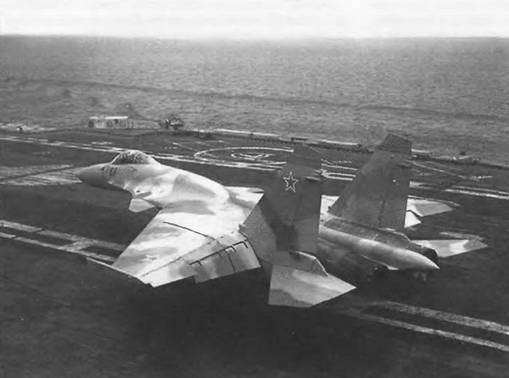 Энциклопедия современной военной авиации 1945-2002: Часть 1. Самолеты pic_369.jpg