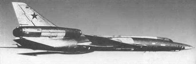 Энциклопедия современной военной авиации 1945-2002: Часть 1. Самолеты pic_382.jpg