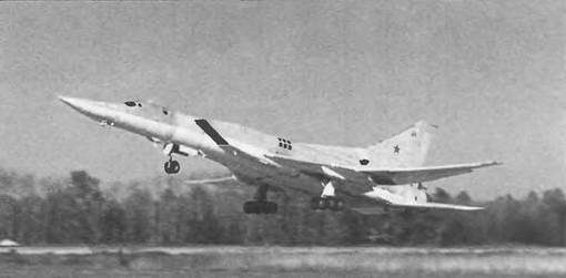 Энциклопедия современной военной авиации 1945-2002: Часть 1. Самолеты pic_386.jpg