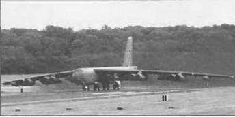 Энциклопедия современной военной авиации 1945-2002: Часть 1. Самолеты pic_412.jpg