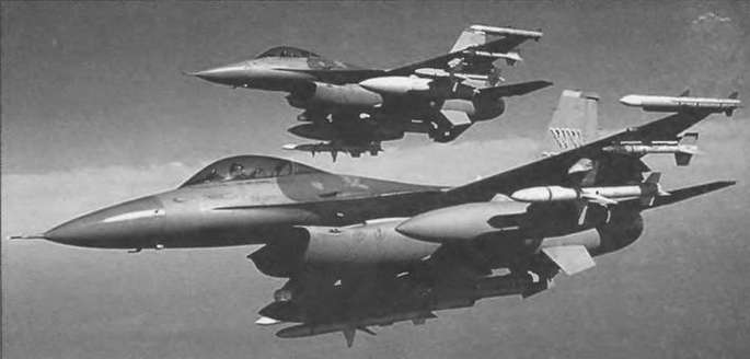 Энциклопедия современной военной авиации 1945-2002: Часть 1. Самолеты pic_446.jpg