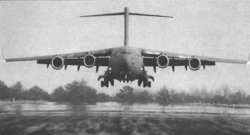 Энциклопедия современной военной авиации 1945-2002: Часть 1. Самолеты pic_527.jpg