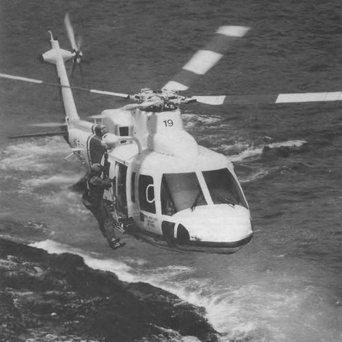 Энциклопедия современной военной авиации 1945-2002: Часть 2. Вертолеты pic_159.jpg