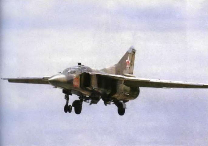 Энциклопедия современной военной авиации 1945-2002: Часть 3. Фотоколлекция pic_20.jpg