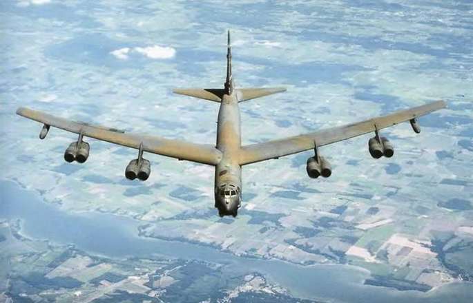 Энциклопедия современной военной авиации 1945-2002: Часть 3. Фотоколлекция pic_50.jpg
