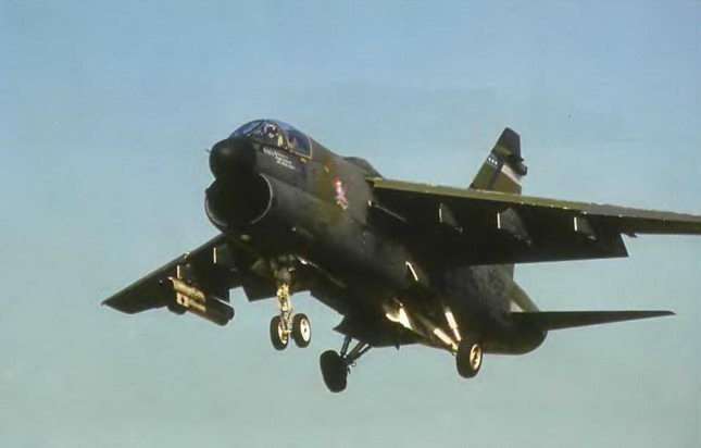 Энциклопедия современной военной авиации 1945-2002: Часть 3. Фотоколлекция pic_206.jpg