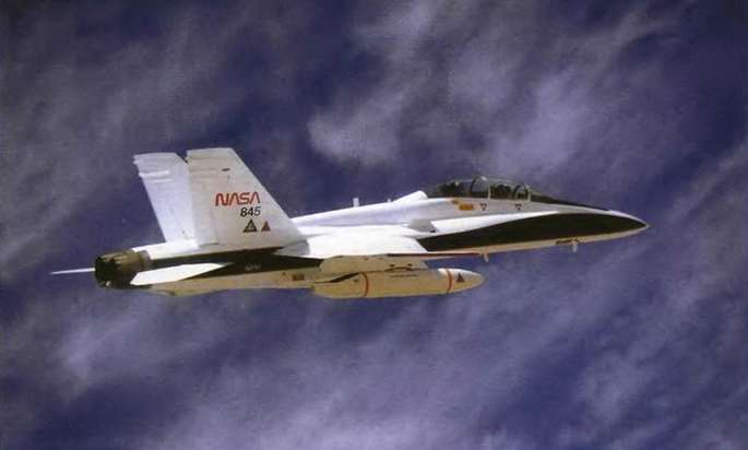 Энциклопедия современной военной авиации 1945-2002: Часть 3. Фотоколлекция pic_214.jpg