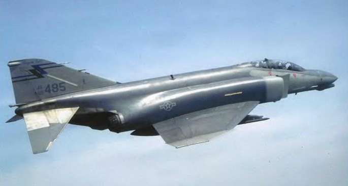 Энциклопедия современной военной авиации 1945-2002: Часть 3. Фотоколлекция pic_215.jpg