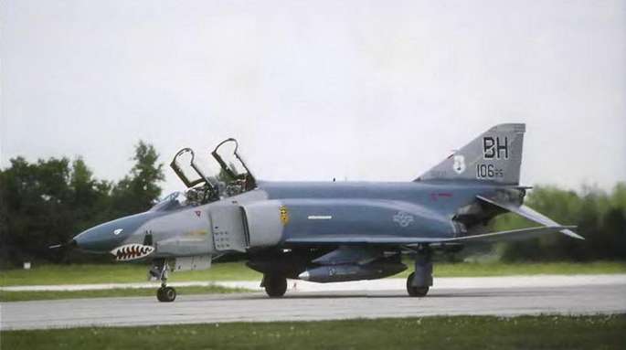 Энциклопедия современной военной авиации 1945-2002: Часть 3. Фотоколлекция pic_216.jpg