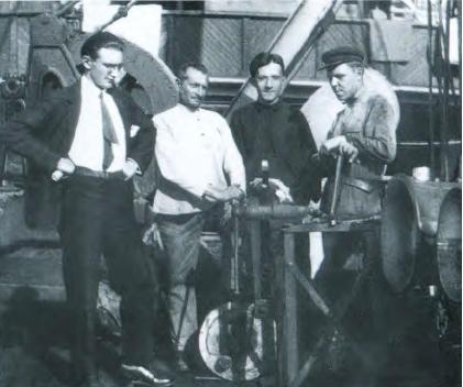 Повседневная жизнь русского литературного Парижа. 1920–1940 i_011.jpg