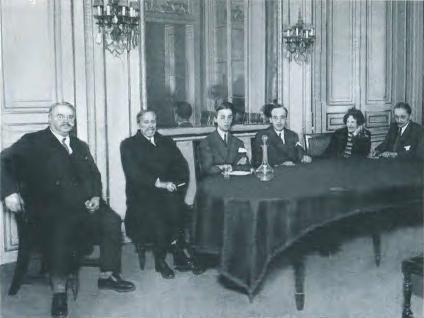 Повседневная жизнь русского литературного Парижа. 1920–1940 i_019.jpg
