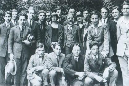 Повседневная жизнь русского литературного Парижа. 1920–1940 i_025.jpg