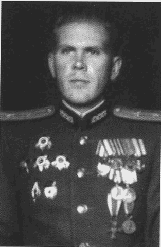 Повседневная жизнь первых российских ракетчиков и космонавтов i_010.png