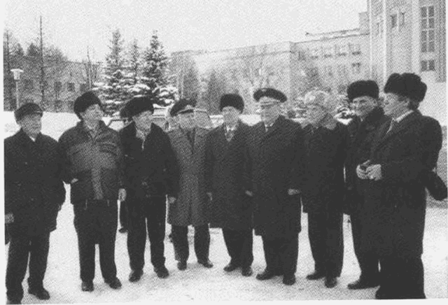 Повседневная жизнь первых российских ракетчиков и космонавтов i_042.png
