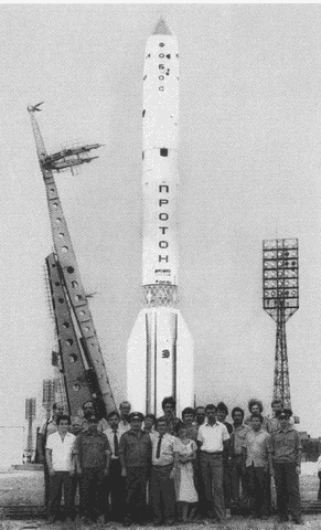 Повседневная жизнь первых российских ракетчиков и космонавтов i_051.png