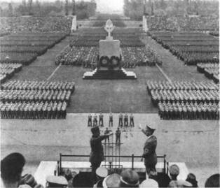 Повседневная жизнь Берлина при Гитлере i_028.jpg