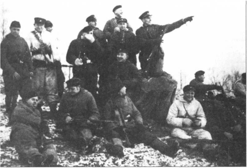 Партизаны и каратели doc2fb_image_02000013.jpg