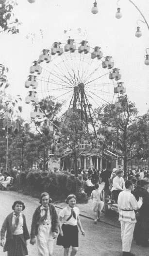 Повседневная жизнь Москвы в сталинскую эпоху. 1930–1940-е годы i_019.jpg