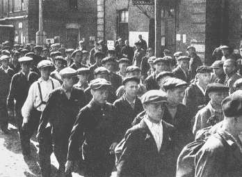 Повседневная жизнь Москвы в сталинскую эпоху. 1930–1940-е годы i_022.jpg