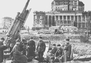 Повседневная жизнь Москвы в сталинскую эпоху. 1930–1940-е годы i_027.jpg