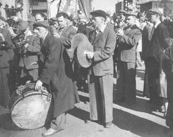 Повседневная жизнь Москвы в сталинскую эпоху. 1930–1940-е годы i_043.jpg