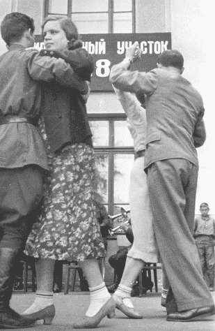 Повседневная жизнь Москвы в сталинскую эпоху. 1930–1940-е годы i_045.jpg