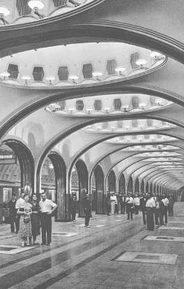 Повседневная жизнь Москвы в сталинскую эпоху. 1930–1940-е годы i_055.jpg