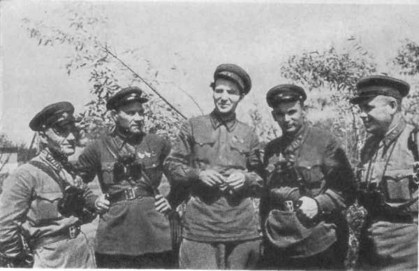 Разные дни войны. Дневник писателя, т.2. 1942-1945 годы i_017.jpg