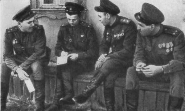 Разные дни войны. Дневник писателя, т.2. 1942-1945 годы i_075.jpg