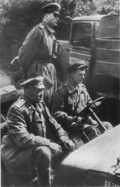 Разные дни войны. Дневник писателя, т.2. 1942-1945 годы i_076.jpg