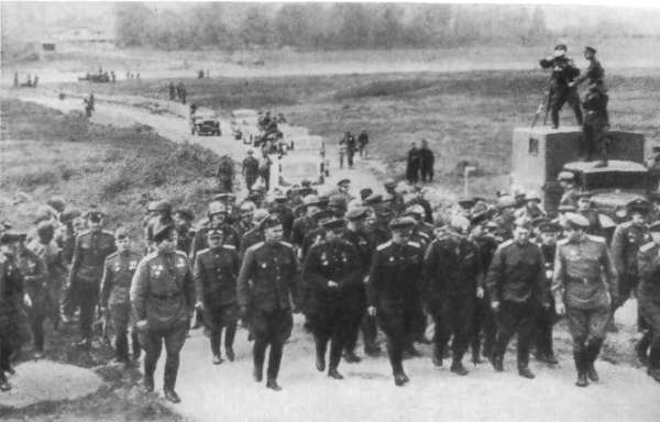 Разные дни войны. Дневник писателя, т.2. 1942-1945 годы i_085.jpg