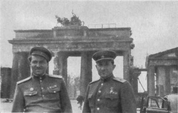 Разные дни войны. Дневник писателя, т.2. 1942-1945 годы i_089.jpg