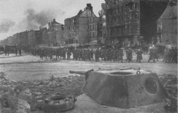 Разные дни войны. Дневник писателя, т.2. 1942-1945 годы i_091.jpg