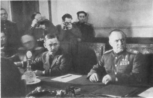 Разные дни войны. Дневник писателя, т.2. 1942-1945 годы i_099.jpg