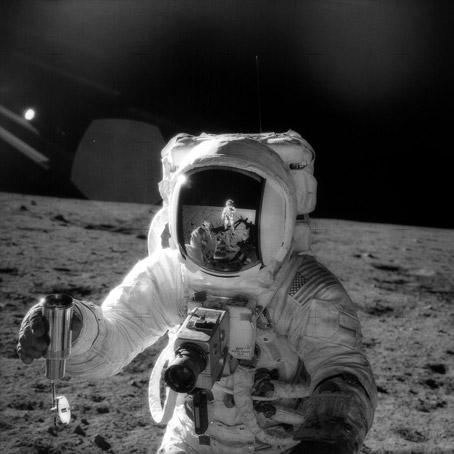 Как NASA показало Америке Луну i_012.jpg